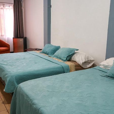 Hotel Hoja De Oro Corcovado Puerto Jiménez Room photo