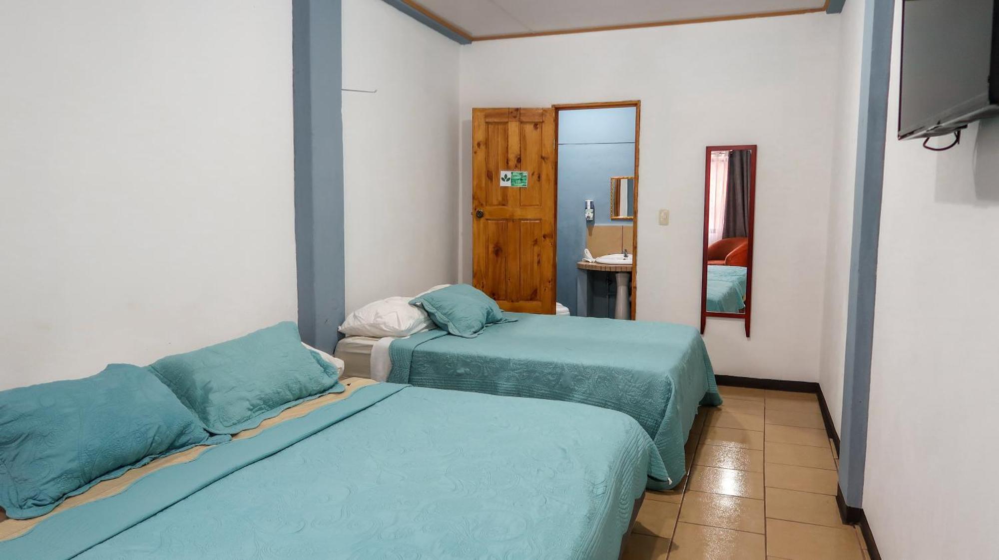 Hotel Hoja De Oro Corcovado Puerto Jiménez Room photo