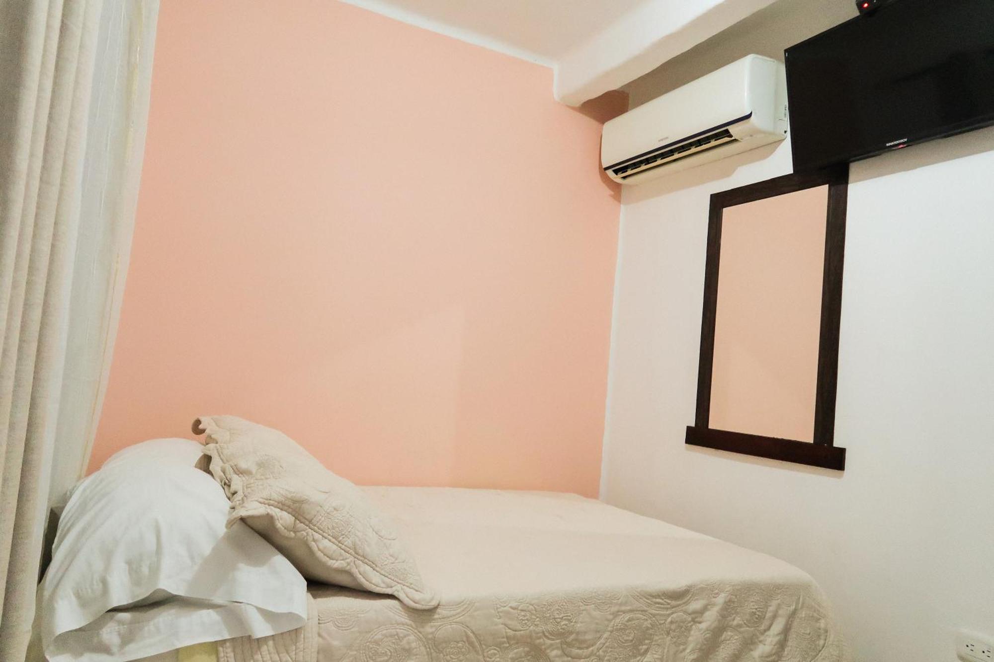 Hotel Hoja De Oro Corcovado Puerto Jiménez Room photo